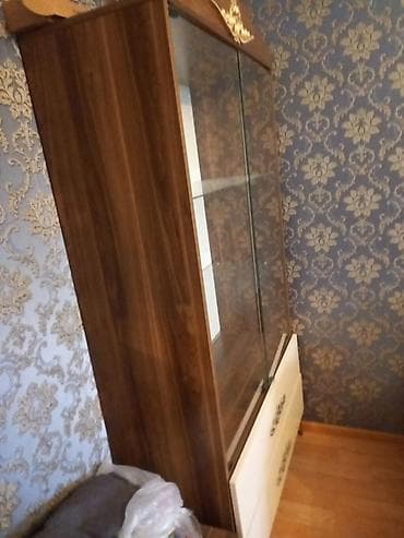 Stend vitrinləri: Şüşəli dolab vitrini, İşlənmiş, Ünvandan götürmə — 1