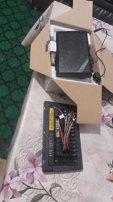 w202 manitor: Avtomobil üçün 2 ədəd universal Android multimedia başlığı — 3