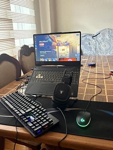 Oyun üçün tam set noutbuk və aksesuarlar - Oyun noutbuku: 15.6" — 1