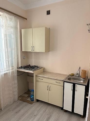 Köhnə Günəşlidə 1 otaqlı, əşyasız mənzil kirayə verilir Lahiyə: - — 4