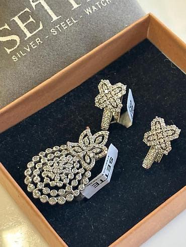 kolça: Dəstə daxildir: Üzük, Sırğa, Gümüş, 925 Əyar — 2