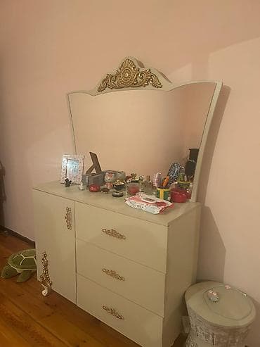 sir sekilleri: İkinəfərlik çarpayı, Dolab — 3