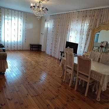 Geniş və işıqlı zal – klassik üslubda təmir və mebel ilə - Böyük