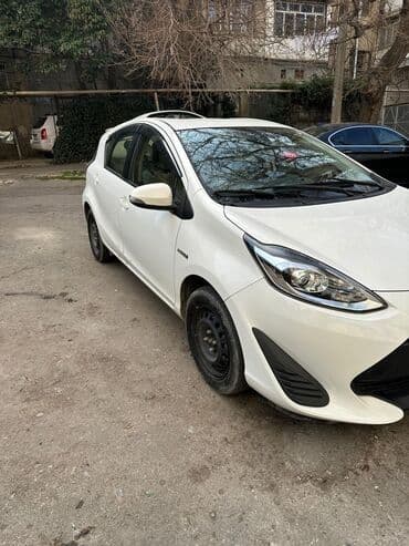 taksi ucun maşınlar: Aylıq, Toyota — 1