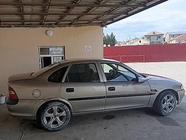 opel vectra b: Opel Vectra: 1.8 l | 1997 il 600560 km Sedan — 5