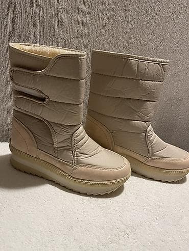 Bot 37 razmer təzə - Material: suya davamlı parça və süet detalları -