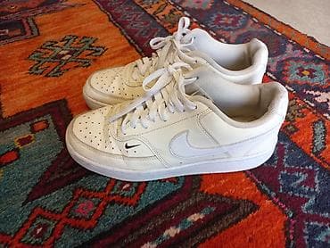 Nike ayaqabi razmer 40 oglumundur ayaqina balacadir