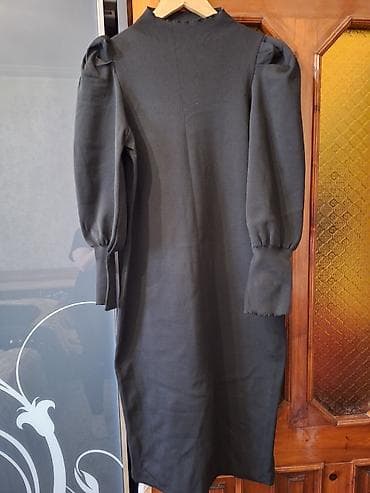 des geyimler: Qadın geyimləri dəsti 1) Qara tunika – orta uzunluq, yarı açıq “V” — 3