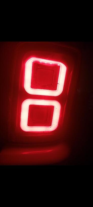 lada 09: LADA Niva (VAZ 2121) – parlaq qırmızı rəngdə şəhər və off-road üçün — 6