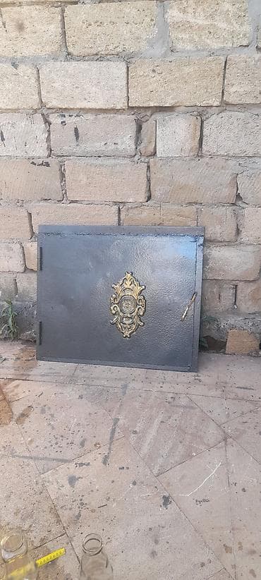 Dəmir qapı/lyuk paneli - Material: qalın metal (qaynaqla yığılıb)