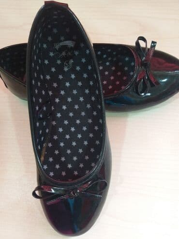 детская обувь красная: Ela veziyyetde, cemi 1 defe geyinilib, DeFacto 33 razmer, 13 manat — 2