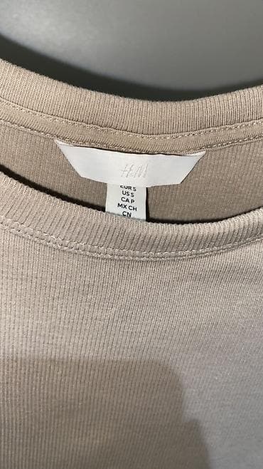 usta geyimi: H&M qısaqol t-shirt - Brend: H&M - Ölçü: S (EU S / US S) - — 2