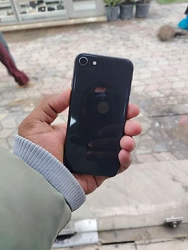 sony ericsson t 28: IPhone SE 2020, Qara, Barmaq izi — 2