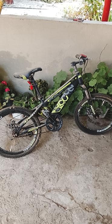 Salam 16 velosiped cemi 2 ay surulub dal tekeri partliyib birde