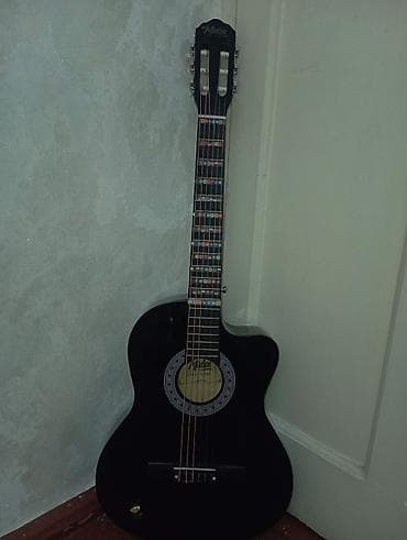 klasik gitara: Təzə alınıb öyrənilə bilmədi deyə istifadə olunmadı — 2