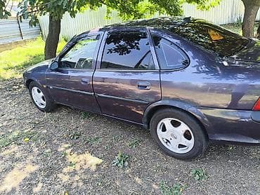damas masin: Opel Vectra: 1.8 l | 1997 il 463954 km Sedan — 1