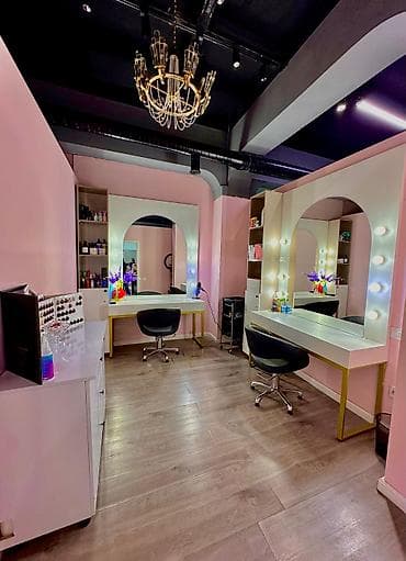 Гаражи: Gözəllik mərkəzində arendaya otaqlar verilir. Xüsusiyyətlər: - Tam — 2