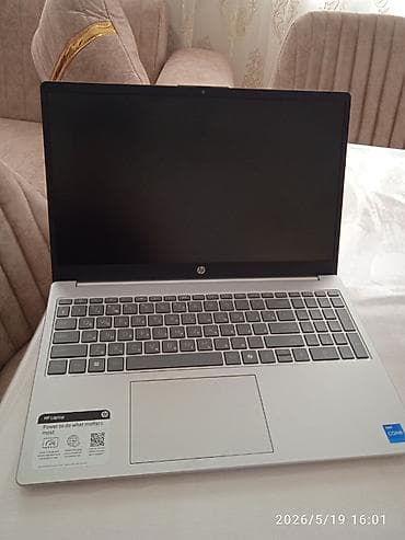 xbox one disk: HP 15.6” Intel Core i5 10 nüvə / 12 thread 8 GB DDR4 RAM 512 GB SSD — 2