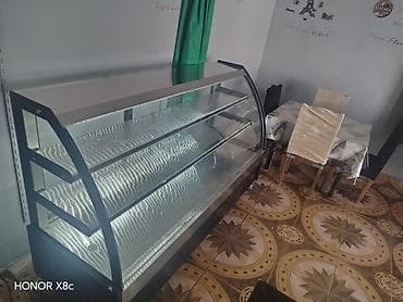 Şüşəli vitrinalı soyuducu vitrin - 3 mərtəbəli geniş ekspozisiya
