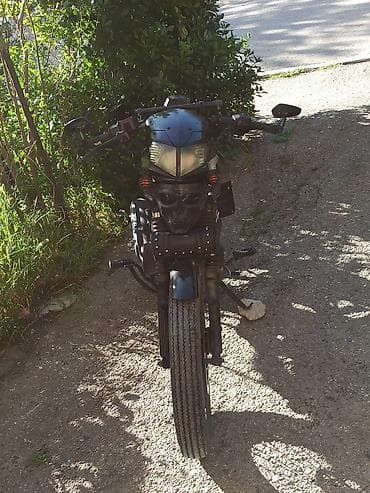 qar tekeri: Unikal dizaynlı kafe-reyser üslubunda tüninq edilmiş motosiklet - Mat — 4