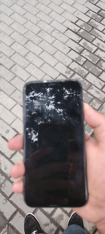 IPhone 11, Qara, Face ID — 2