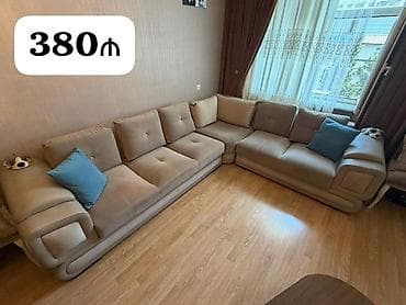 divarda kitab refi: MehimKünc divan 380₼. Ölçüsü 3.20/2.50. Açılmır baza yoxdur. Ünvan — 1