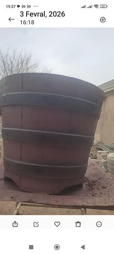 Dekorativ “çəllək” dizaynlı beton çiçək dibçəyi - Material: armaturla