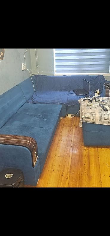saat satişi: Kunc divan satilir Saat 6 ya kimi cixmalidi evden Qiymət 50 azn Ünvan — 1