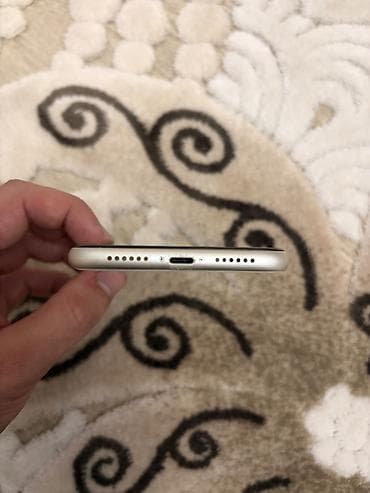 macbook air m: IPhone 11, 128 GB, White Titanium, Face ID — 3