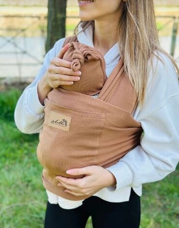 uşaq ucun kenquru: Kenquru.Kürəkdən bağlanan uşaq daşıyıcısı – Ciblidir, üzerində özü — 2