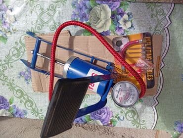 qamak nədir: Ayaqla işləyən hava pompası – manometrli - Metal gövdəli, bir — 1