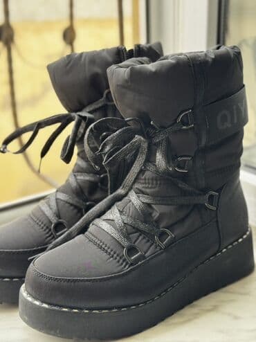 çəkməcə: Qış üçün qadın botları 80 azn alinib az isdifade olunub - Rəng: qara - — 1