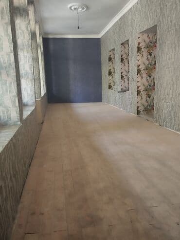 nerimanov ev: Həyət evi – geniş həyət sahəsi və içəridə işıqlı otaqlar - Geniş və — 10