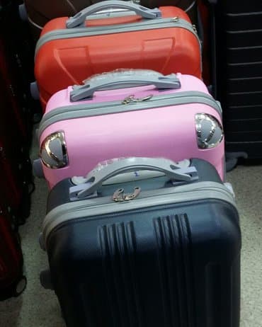 женские чемоданы из поликарбоната: Çamadan plastik.Cemodan plastikdi.Catdirma var.Чемодан осуществляется — 4