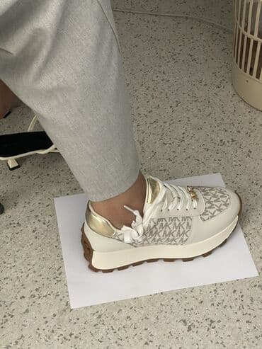 7 ci sinif informatika pdf: Qadın idman ayaqqabısı – MK loqolu model - Rəng: krem/ağ tonları — 2