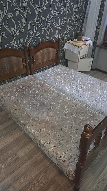 taxt kravati: İşlənmiş, İkinəfərlik çarpayı, Bazasız, Matras ilə, Siyirməsiz — 1