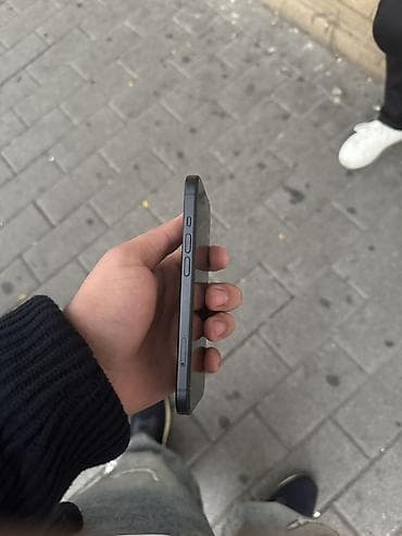 telfolar: IPhone 15, 128 GB, Qara, Face ID — 3