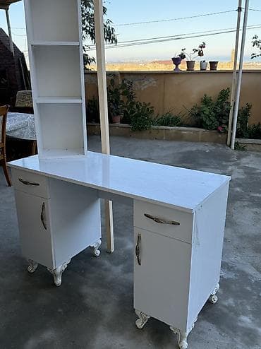 belarus mebel: Yeni, Manikür üçün masa, Güzgüsüz — 1