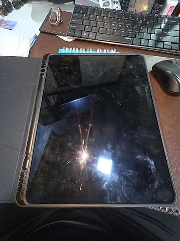 ipad pro: Apple iPad Pro (12.9") – Space Gray - Böyük 12.9 düymlük Liquid — 3