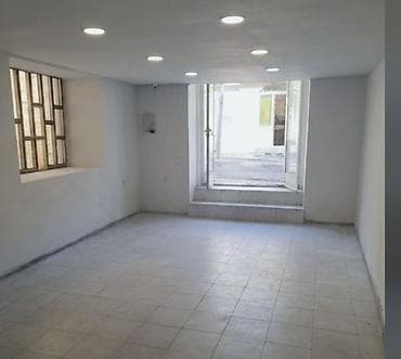 İcarəyə obyekt – küçəyə çıxışı olan, nişanları mövcuddur; piyada — 10