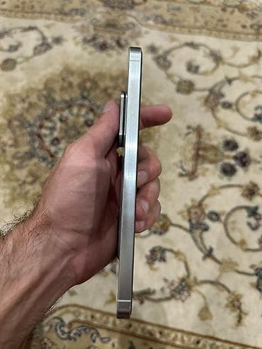 teıefon: Smartfon – tam ekranlı dizayn, mərkəzi “punch‑hole” ön kamera kəsiyi - — 4