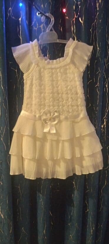 atlas parcadan donlar: Donıar birdəfə geynilib, təzə kimidir, güllü 5,6 yaşa, digəri isə 2,3 — 4