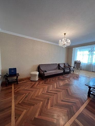 Mənzillər: Bakı, Yasamal, 3 otaqlı, Köhnə tikili, m. İnşaatçılar, 77 kv. m — 1