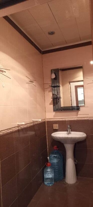 xocasəndə evlər: Nəsimi rayonu,Memar Əcəmi metrosu,Yeganə şadlıq evinin yanı,15 — 10