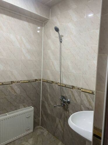 sarayda kiraye: Gənclik metrosunun yaxınlığında Yeni tikili 5 mertebeli binanın 4-cü — 10