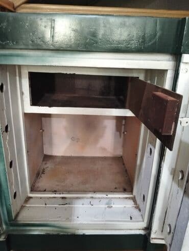 Gözəllik və estetika avadanlığı: Qedimi seyf 500kq yaxin cekisi var 5,6 nefere zordan terpetmey olur — 5