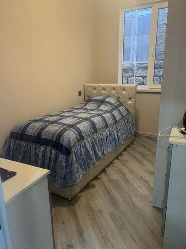 memar ecemi kiraye: 4 otag - Zal: Geniş və işıqlı otaq, kristal lüstrlü asma tavan — 23