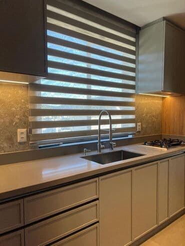 Güzgülər: Zebra tipli rulon pərdə - İkili qatlı dizayn: şəffaf və qaranlıq — 4