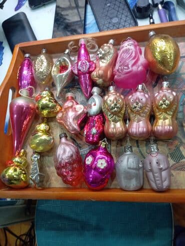 Стеклянные елочные игрушки первое фото по 4м каждая остальные по 2м