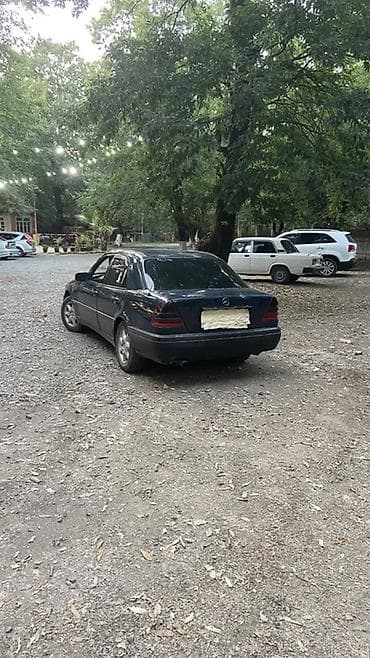 07 şekileri: Mercedes-Benz C-Sinfi sedan (W202) - Kuzov: 4 qapılı sedan, tünd göy — 4